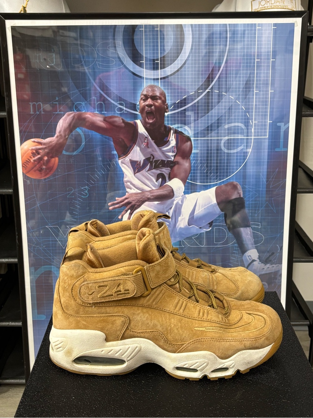 Size 10.5- Men’s Nike Air Max Griffey 1 Flax Wheat White Sneakers 354912-200